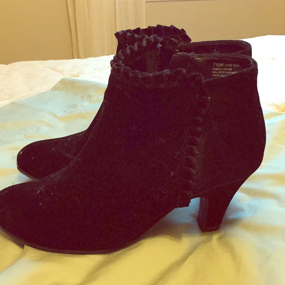 Aerosols Velvet Booties